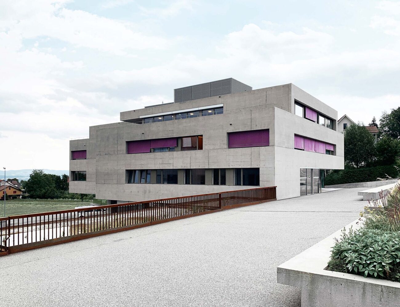 Das moderne Gebäude der Institution Barbara Keller in Binz bei Maur
